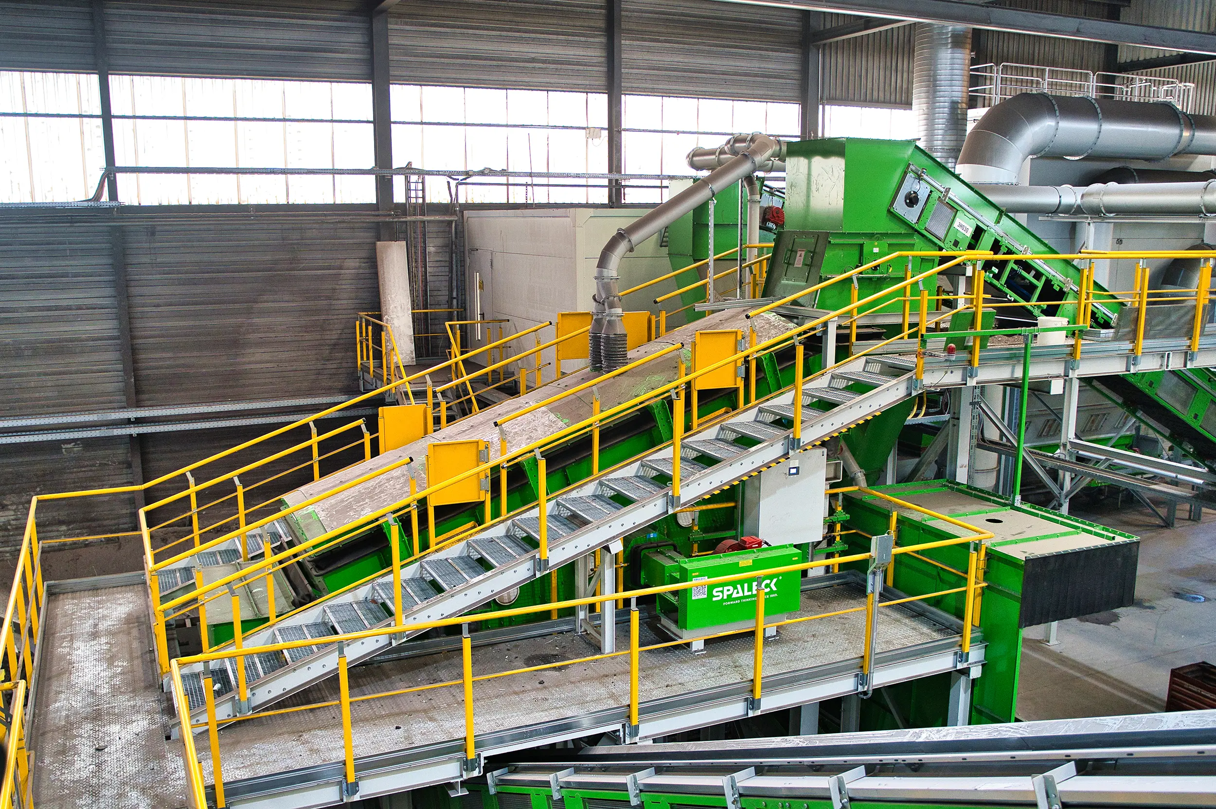 Große SPALECK 3D COMBI Siebmaschine in einer der modernsten Elektroschrottaufbereitungsanlagen Europas